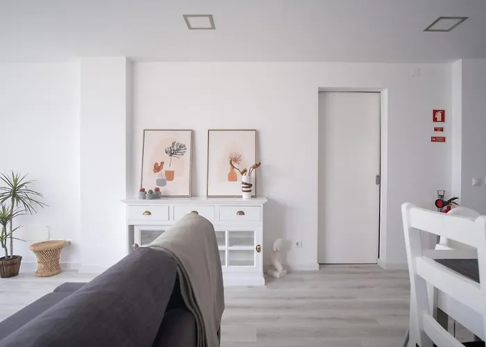 Foz - West Shore Retreat *