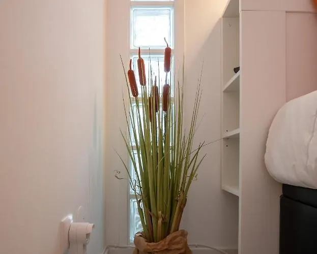 Foz - West Shore Retreat *