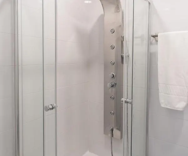 Апартаменты Foz - West Shore Retreat