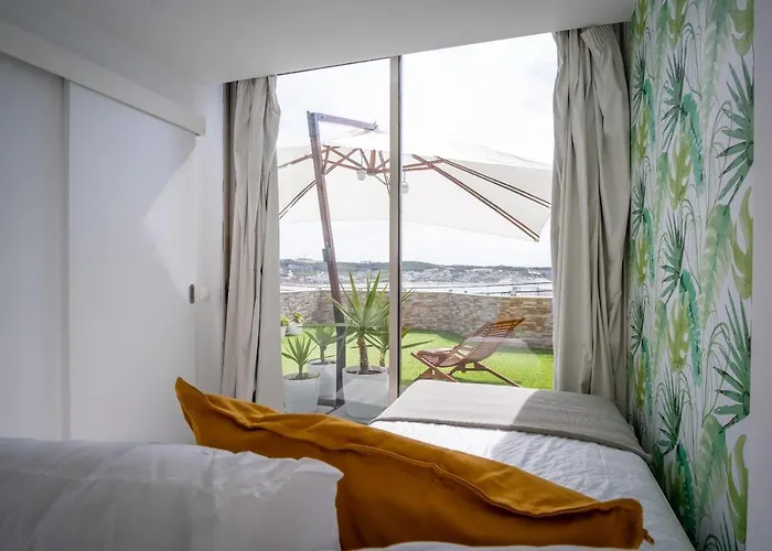 Foz - West Shore Retreat *